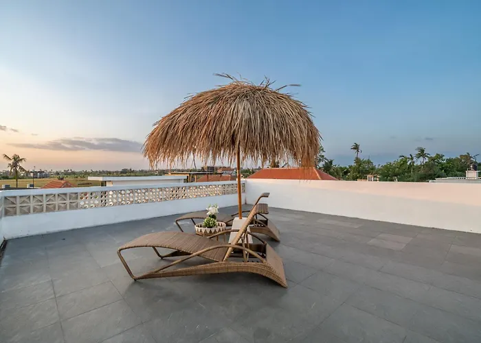 Sunset Rooftop Villa *