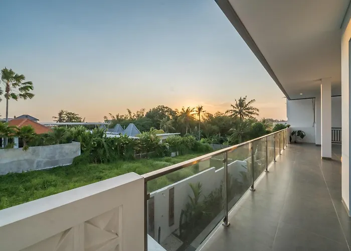 Villa Sunset Rooftop Canggu (Bali)
